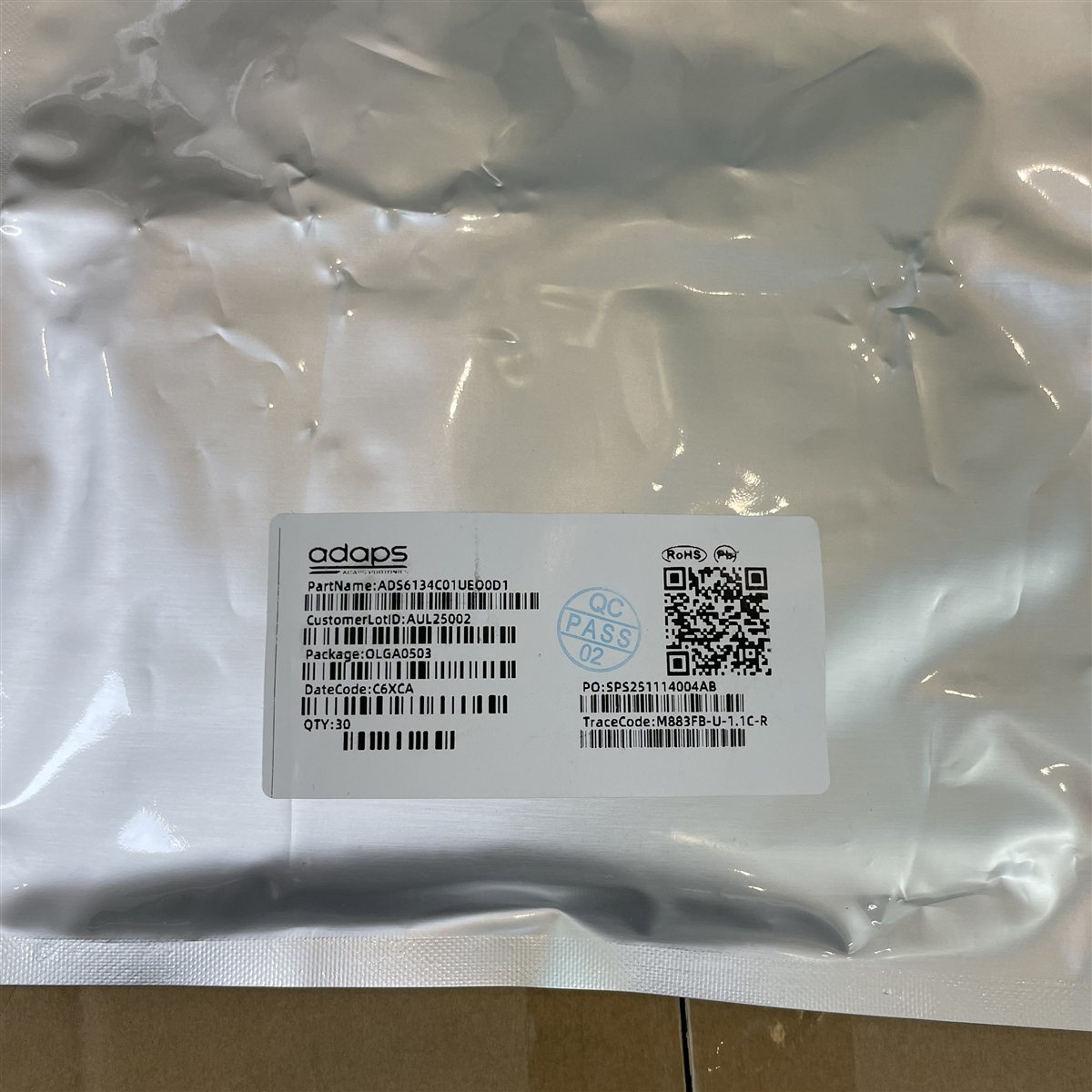 灵明光子 ADS6134C01UEO0D1 OLGA0503 现货实拍图