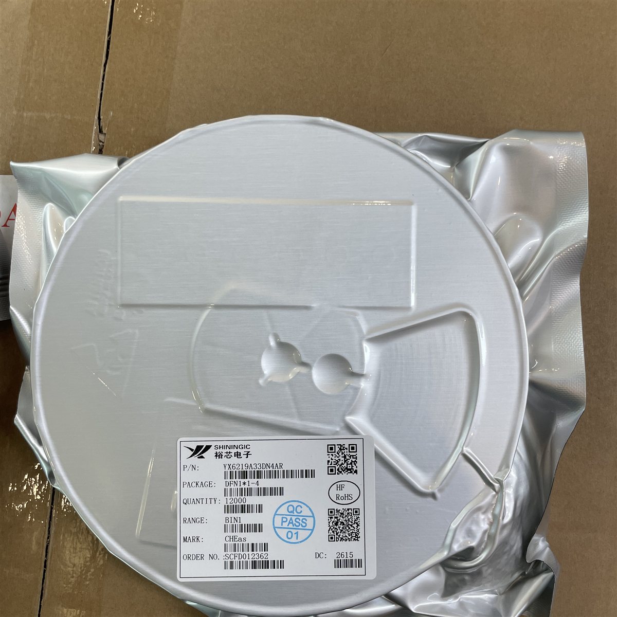 裕芯 YX6219A33DN4AR DFN1*1-4 现货实拍图
